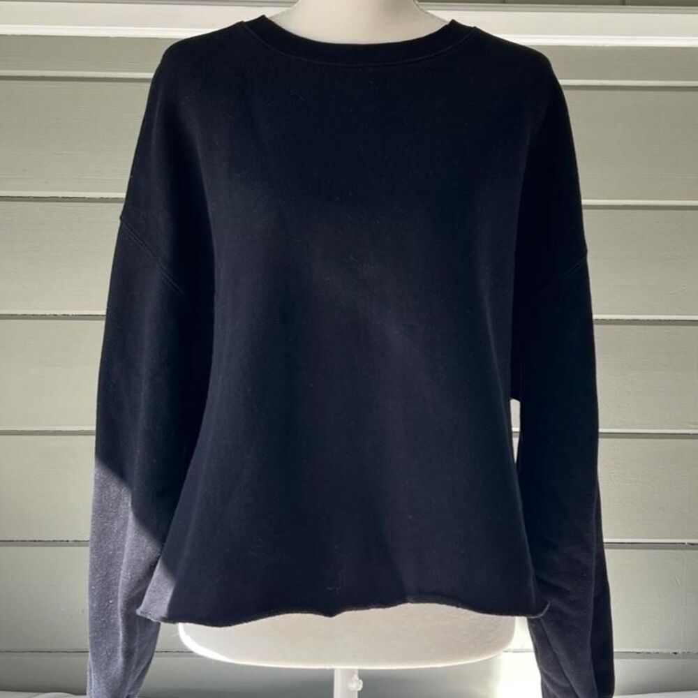 Aritzia Women's Black and Navy Sweatshirt
